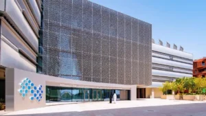 MBZUAI and World Economic Forum launch new AI policy center